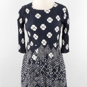 Alquema beautiful three quarter sleeve blue geo design dress sz 1